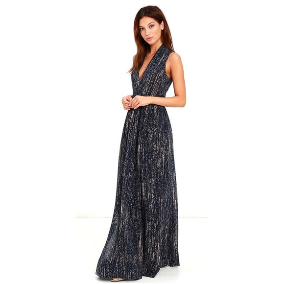 NWT Lulu’s chiffon maxi dress